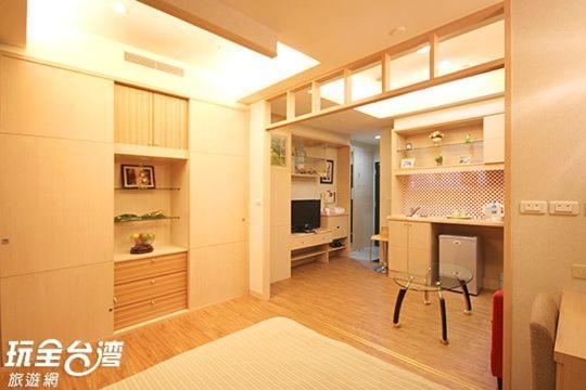 85 Happy Holiday Hotel Kaohsiung Exterior foto
